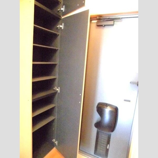 リバーフィールド102号室 シューズボックス