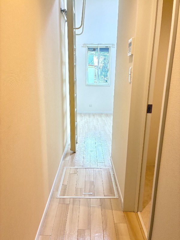 ＷＩＴＨＰＬＡＣＥ大岡1階 玄関