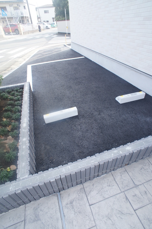 リブリ・Kヒルズ1階 駐車場