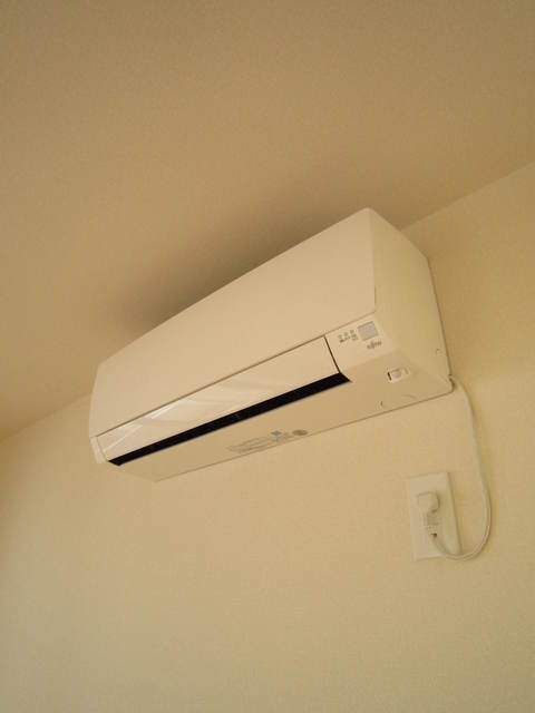ロイヤル藤沢 リビングのエアコン