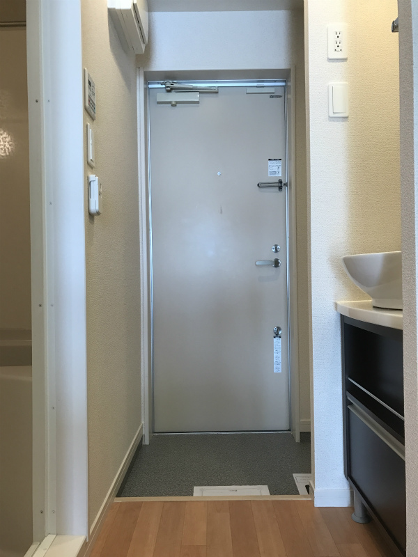 リブリ・サンヴィレッジ243階 玄関