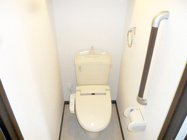 レオネクストドミール長須賀102号室 温水洗浄便座