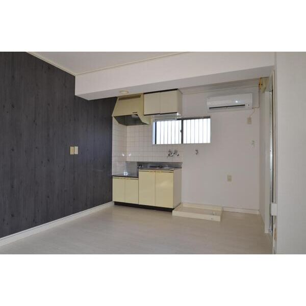 伸和ハイツ鬼高 リビング