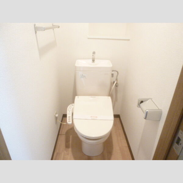 アルファークレスト 温水洗浄暖房便座仕様です