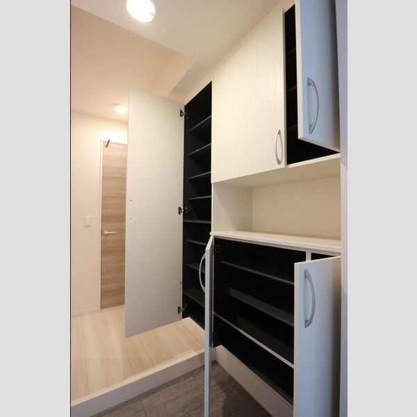 クレールモア105号室 シューズボックス