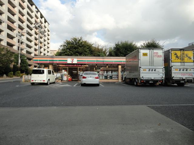 ラ・ソア　新川 セブンイレブン三鷹新川6丁目店まで293ｍ