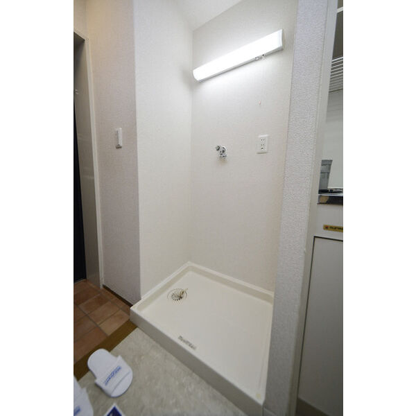 アーク・スクエア0101号室 洗濯機置場