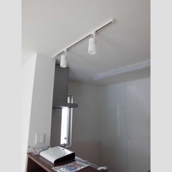 ル・リアン101号室 キッチンカウンタースポットライト