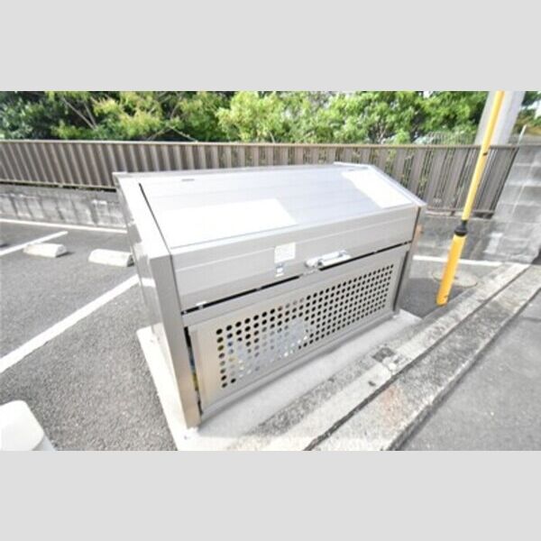 サルトリア海老名 専用ゴミ置場