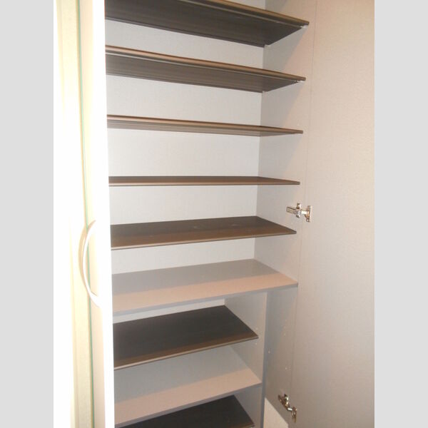 メゾン茶々201号室 玄関