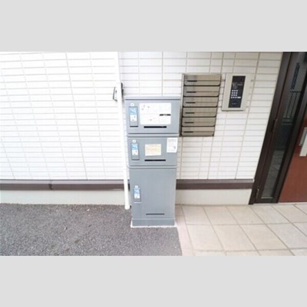 ティアラⅠ 宅配ボックス