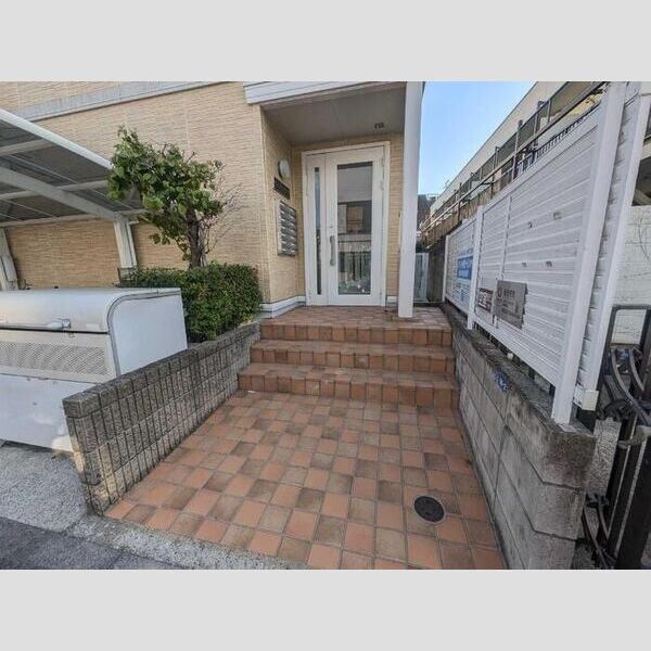 ウィステリアⅡ エントランス