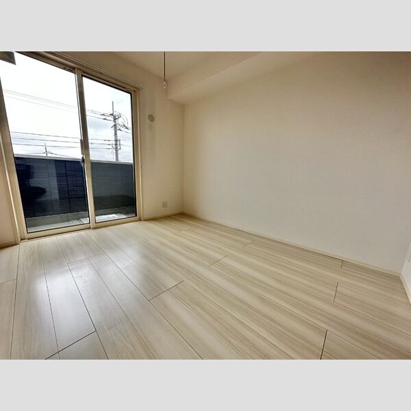 コンフォルト302号室 南側洋室