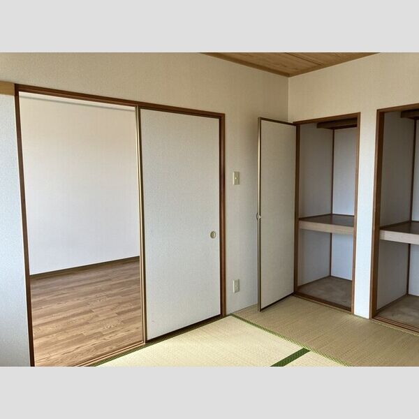 グランシャリオ203号室 和室(別角度)