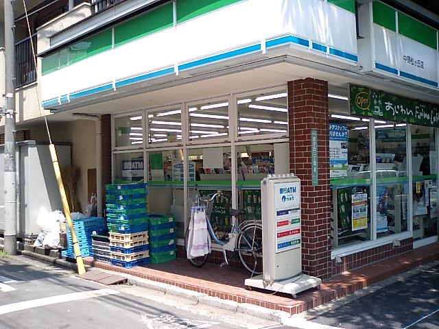 エスポワール ファミリーマートまで100ｍ