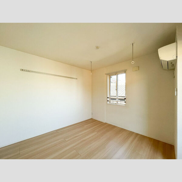 ブリーズ綾瀬 洋室約6.4帖