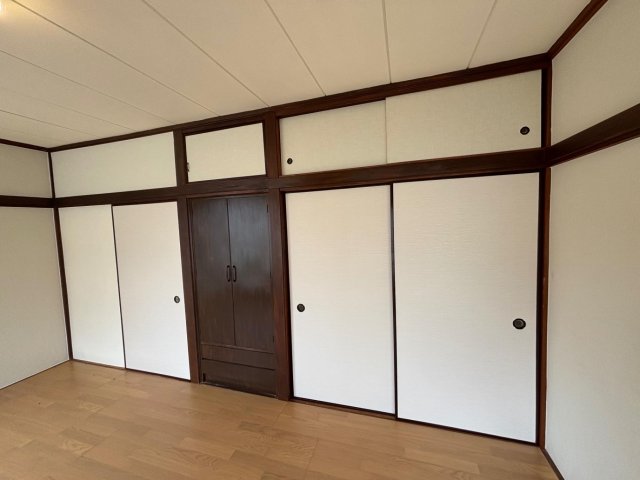美住町戸建て 各お部屋に収納あり