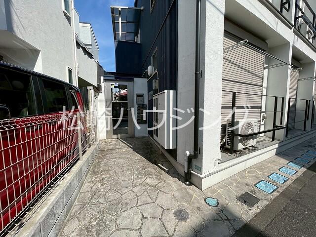 コンフォート新井2階 エントランス