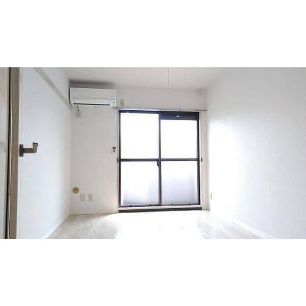 ラ・レジダンス・ド・アドラーブル リビング