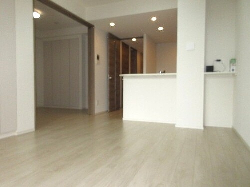 サングランデ八王子 リビングダイニング　別角度