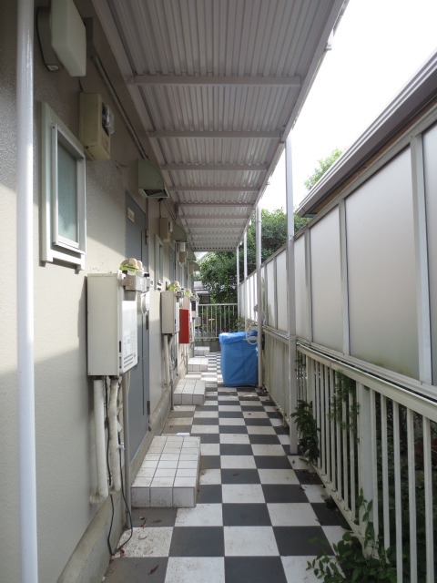 メゾンド北町0102号室 各階に1台、全自動洗濯機有り。