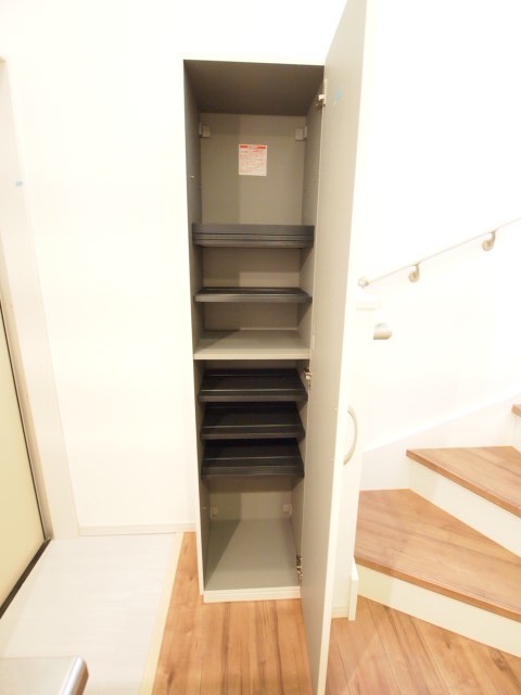 ＬＵＴＥＬＬＡ1階 シューズボックス