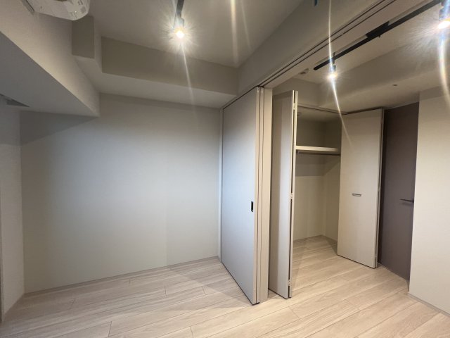 SYFORME SHINKOYASU403号室 ※同タイプ参考写真です（カラータイプが異なる場合がございます）