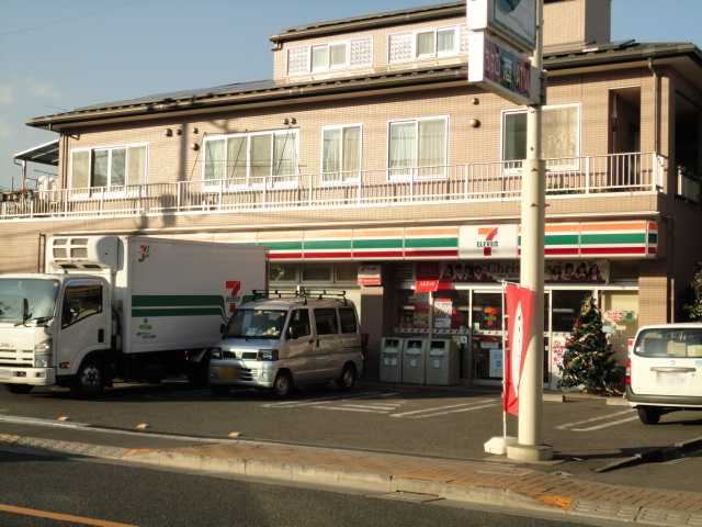 メゾン・シャルマン セブンイレブン三鷹下連雀9丁目店まで438ｍ