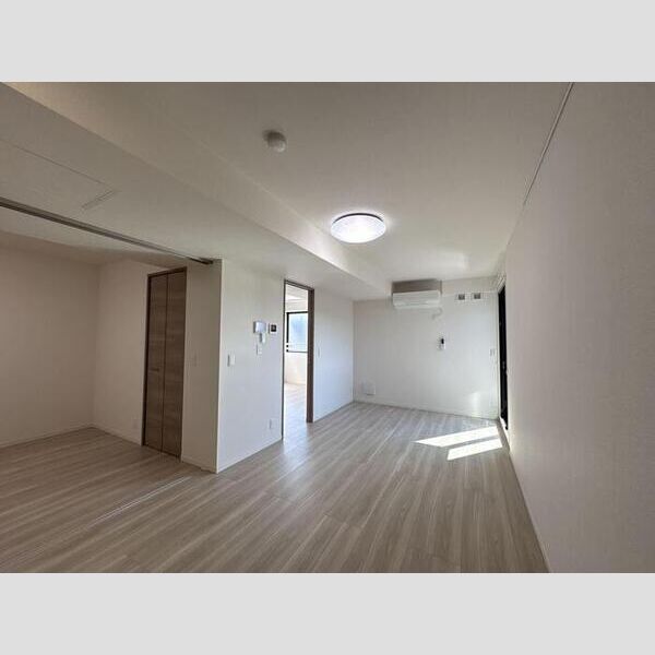 オードリーコート303号室 リビング