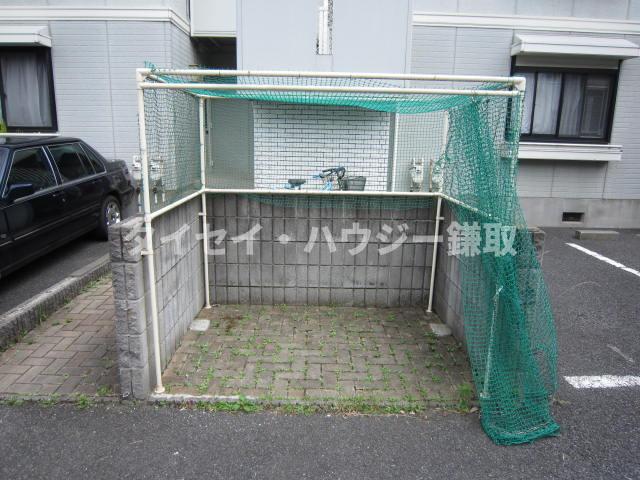 リリーヴィレッジＡ・Ｂ棟B203号室 敷地内にごみ置き場あります