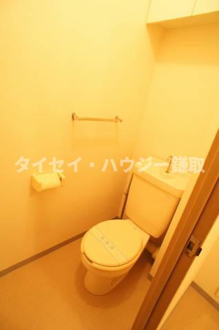 アヴニール梨の樹0102号室 清潔感のあるトイレです♪