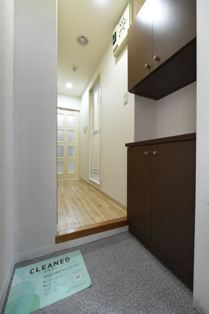 横浜平沼ダイカンプラザ二号館 玄関