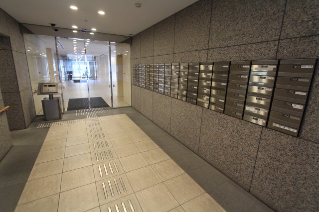 ミレニアムガーデンコート1301号室 エントランス