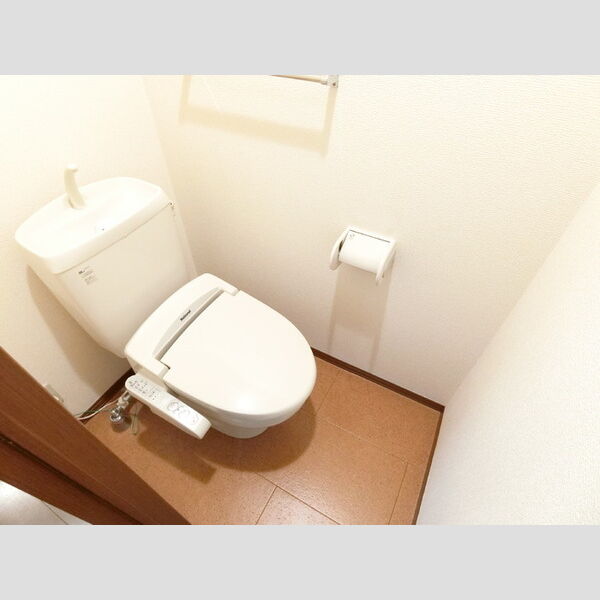 グランシャリオ 桜木 トイレには快適な温水洗浄便座付!