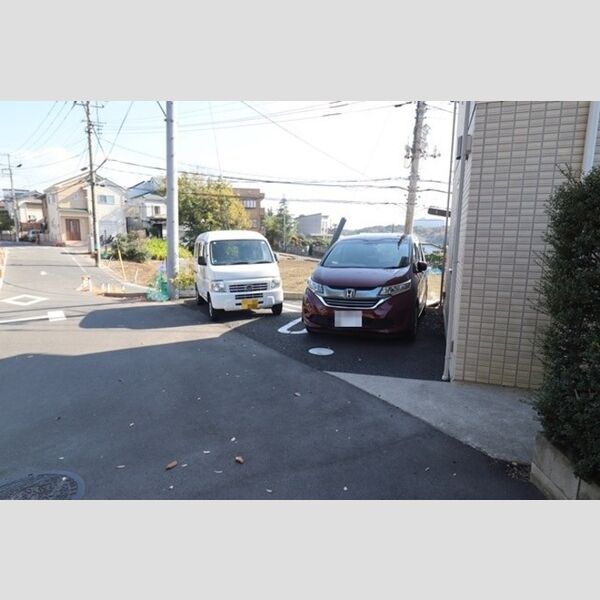 クレストセブン 駐車場