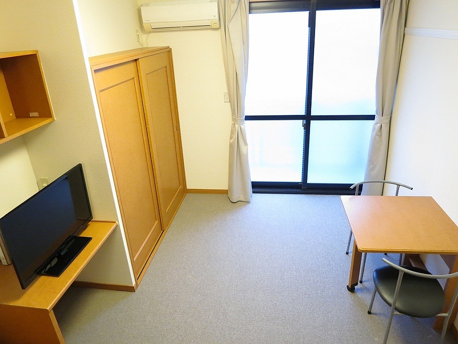 レオパレスＹＵＴＡＫＡ リビング