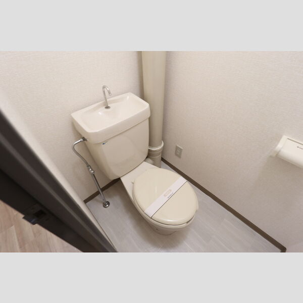 ファーストコーポ幕張本郷0808号室 トイレ