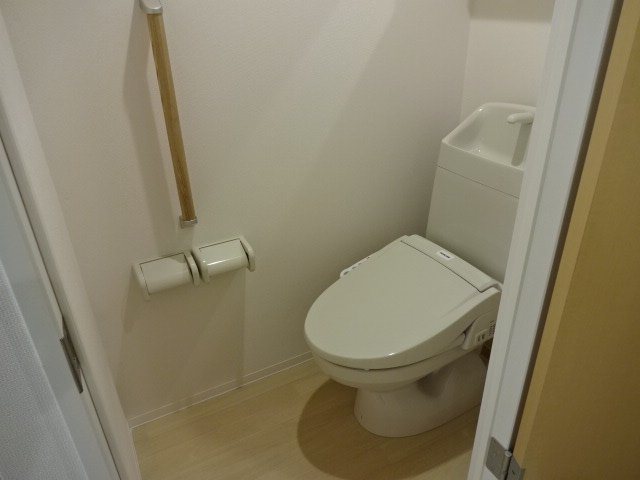 Ｂｌｕｍｅ　Ｉｓｈｉｋａｗａ　-ブルーメ石川- シャワー付トイレ