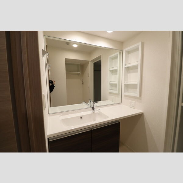 N・D-ROOM IIDACHOU　A棟303号室 洗髪洗面化粧台