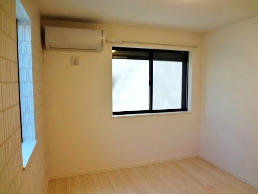 サイドガレージ矢部 新築時の写真です