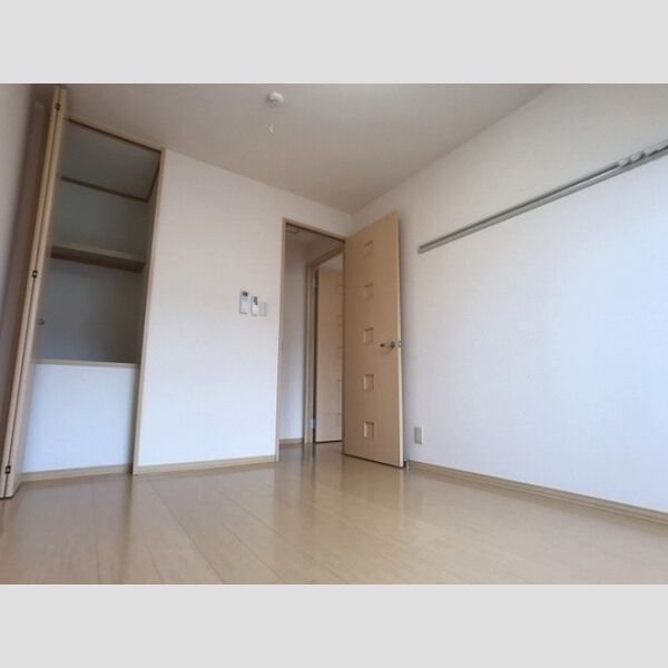 フレシール　C102号室 二階　洋室