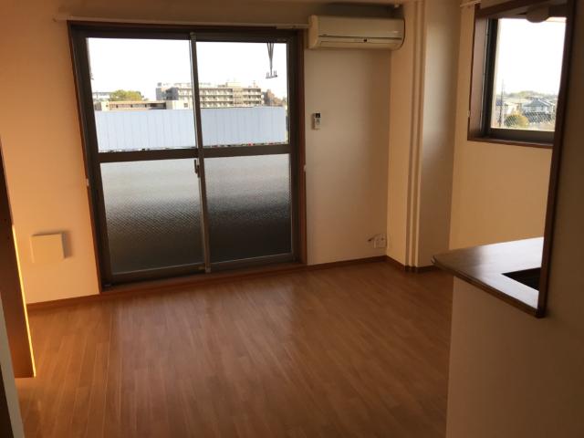 パイン・フィールド　 リビング