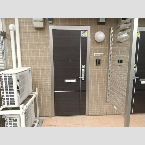 フロース103号室 玄関