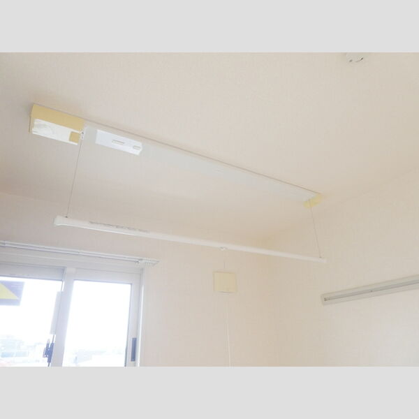 Villa　Etude　Court303号室 室内物干しバー