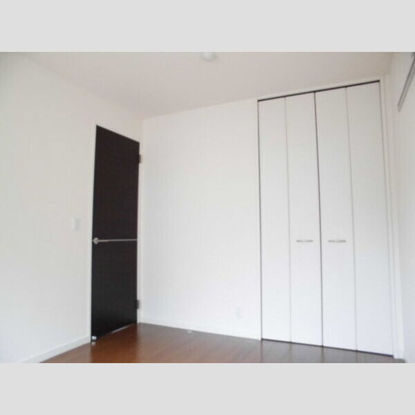 リヴェール星久喜105号室 洋室