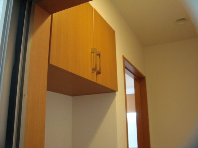 グリーンフォレストＡ棟 下駄箱上部収納