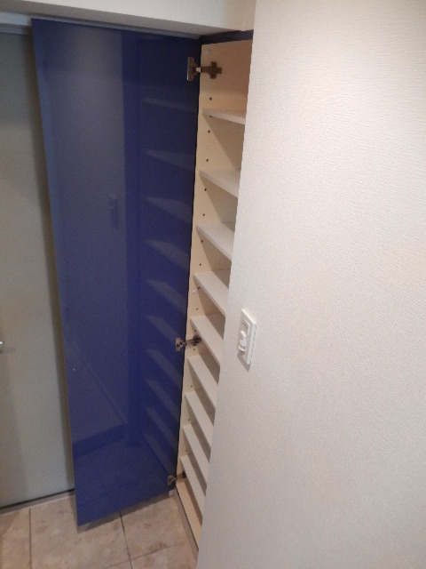 ガラ・シティ大崎6階 収納のためのスペースです