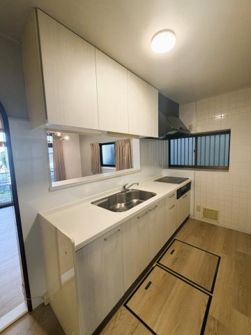 南街6丁目戸建 子供にも安心なIHコンロのシステムキッチン