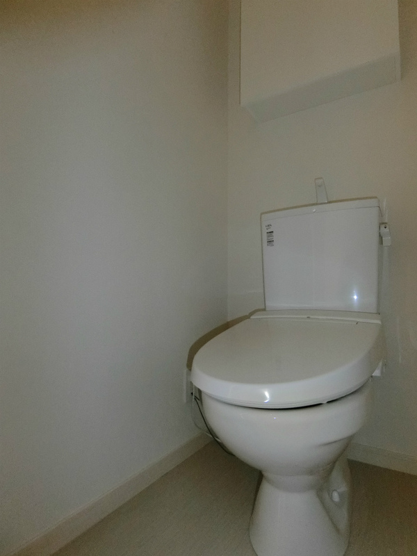 リブリ・東寺尾東台1階 トイレ