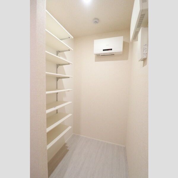 シェーンブルーメ横浜301号室 玄関